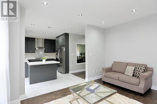 19 Flatbush Lane, Brampton, ON - Indoor Photo Showing Living Room