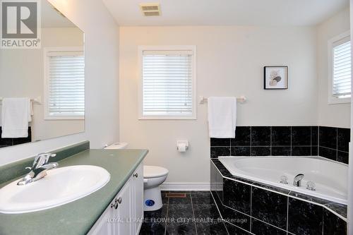 19 Flatbush Lane, Brampton, ON - Indoor Photo Showing Bathroom