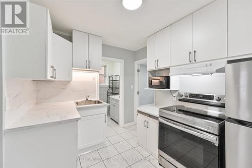 20 East Drive, Toronto, ON - Indoor Photo Showing Kitchen