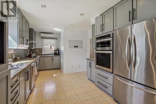 141 Church Street, Toronto, ON - Indoor Photo Showing Kitchen With Double Sink With Upgraded Kitchen