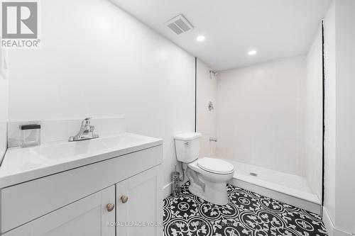 70 Fifth St, Toronto, ON - Indoor Photo Showing Bathroom