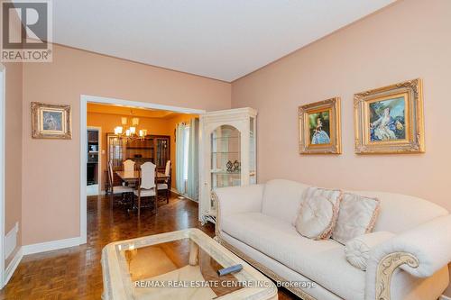 46 Strawberry Hill Court, Caledon, ON - Indoor Photo Showing Living Room