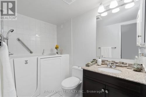 301 - 3233 Eglinton Avenue E, Toronto, ON - Indoor Photo Showing Bathroom