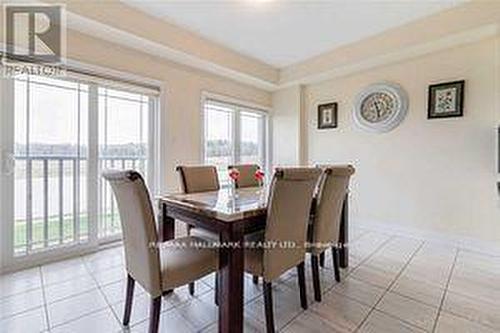 33 Lorne Thomas Place, New Tecumseth, ON - Indoor Photo Showing Dining Room