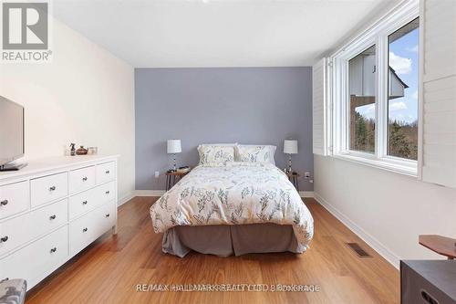 618 - 75 Weldrick Road E, Richmond Hill, ON - Indoor Photo Showing Bedroom