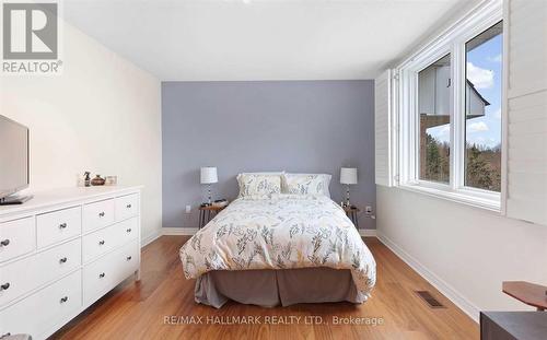 618 - 75 Weldrick Road E, Richmond Hill, ON - Indoor Photo Showing Bedroom