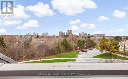 618 - 75 Weldrick Road E, Richmond Hill, ON - Outdoor With View