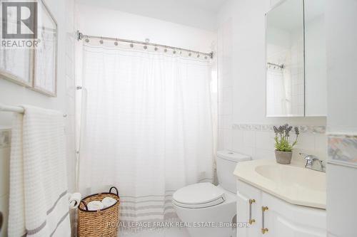 266 Lakeview Park Avenue, Oshawa, ON - Indoor Photo Showing Bathroom