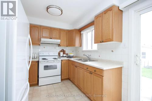 266 Lakeview Park Avenue, Oshawa, ON - Indoor Photo Showing Kitchen With Double Sink