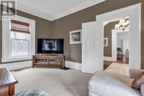 61 Simpson Street, Brighton, ON - Indoor Photo Showing Living Room
