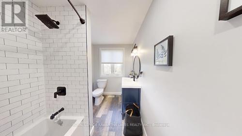 23 Rockside Lane, Kawartha Lakes, ON - Indoor Photo Showing Bathroom