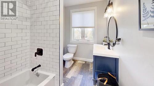 23 Rockside Lane, Kawartha Lakes, ON - Indoor Photo Showing Bathroom