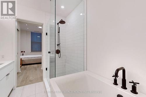 201 - 22 Lombard Street, Toronto, ON - Indoor Photo Showing Bathroom
