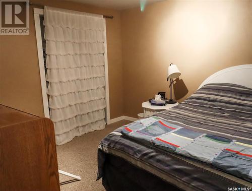 730 5Th Avenue Ne, Swift Current, SK - Indoor Photo Showing Bedroom