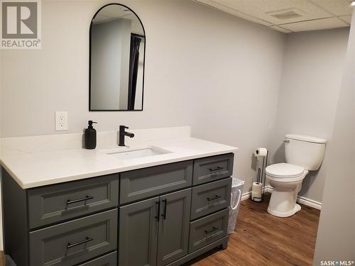 730 5Th Avenue Ne, Swift Current, SK - Indoor Photo Showing Bathroom