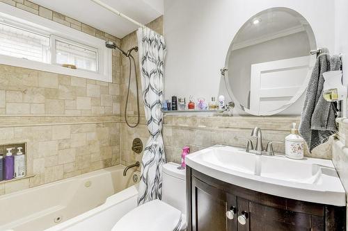 173 Stone Church Road W, Hamilton, ON - Indoor Photo Showing Bathroom