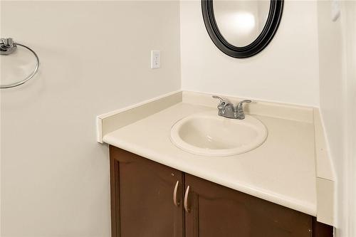 68 Swayze Court, Smithville, ON - Indoor Photo Showing Bathroom