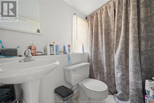 1324 County Road 22, Lakeshore, ON - Indoor Photo Showing Bathroom