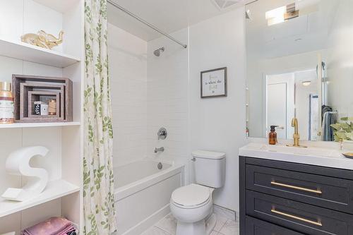 49 East Liberty Street|Unit #1802, Toronto, ON - Indoor Photo Showing Bathroom