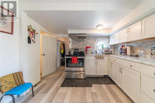 1743 Langlois Avenue, Windsor, ON - Indoor Photo Showing Kitchen