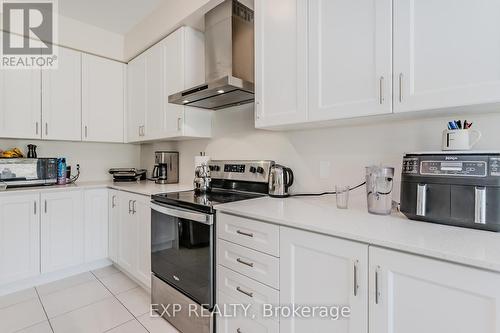 20 Grassbourne Avenue, Kitchener, ON - Indoor Photo Showing Kitchen