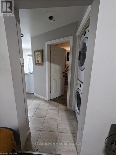 702 Adelaide Street N, London, ON - Indoor Photo Showing Laundry Room