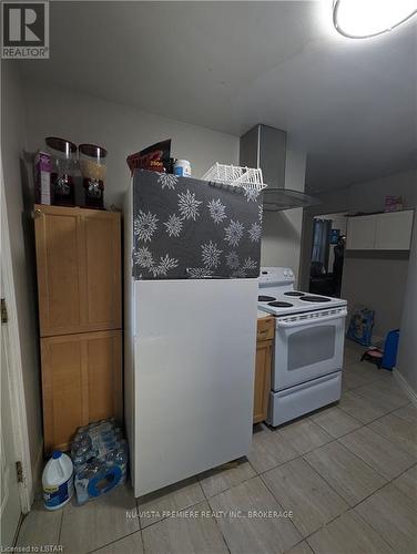 702 Adelaide Street N, London, ON - Indoor Photo Showing Kitchen