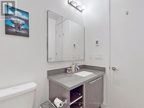 Ph01 - 10 Park Lawn Road, Toronto, ON - Indoor Photo Showing Bathroom