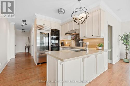 Ph604 - 80 Orchard Point Road, Orillia, ON - Indoor Photo Showing Kitchen