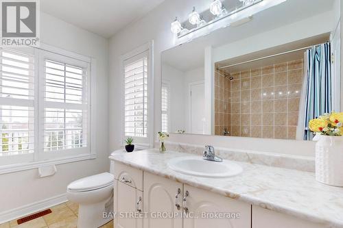 2 Marble Bridge Drive, Richmond Hill, ON - Indoor Photo Showing Bathroom