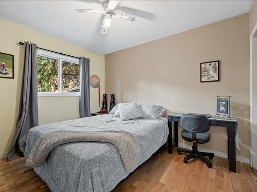 120 Snowsell Street, Kelowna, BC - Indoor Photo Showing Bedroom