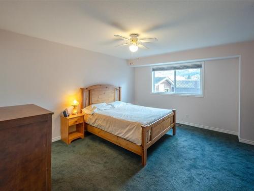2880 Paris Street, Penticton, BC - Indoor Photo Showing Bedroom