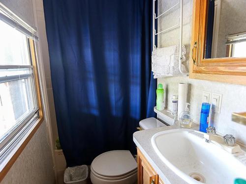 8630 Yellowhead Hwy S, Little Fort, BC - Indoor Photo Showing Bathroom