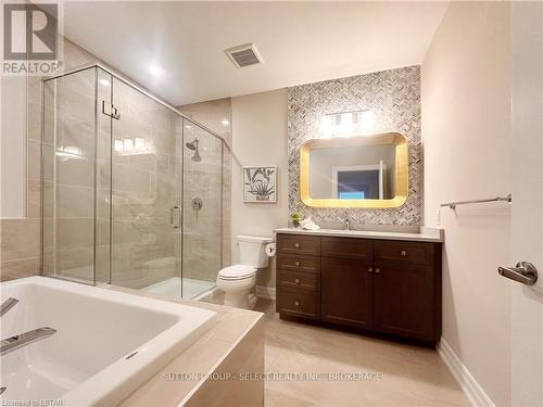 813 - 460 Callaway Road, London, ON - Indoor Photo Showing Bathroom