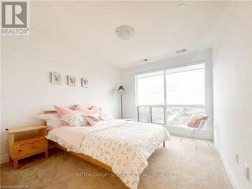 813 - 460 Callaway Road, London, ON - Indoor Photo Showing Bedroom
