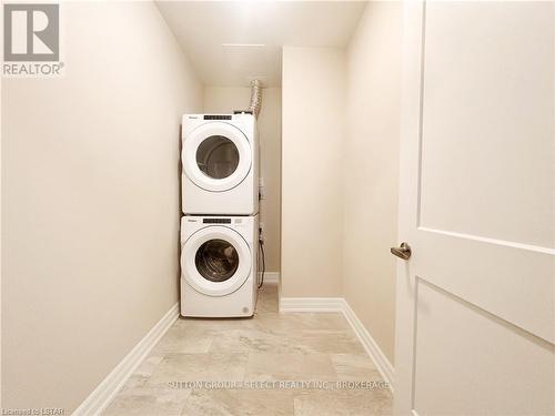 813 - 460 Callaway Road, London, ON - Indoor Photo Showing Laundry Room