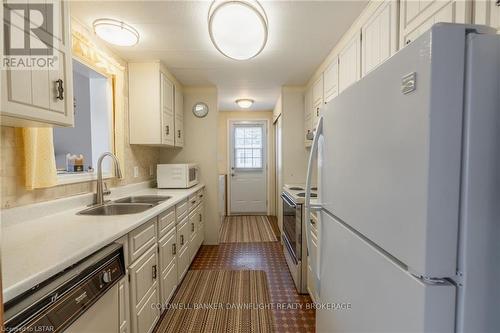 279 Pebble Beach Parkway, Lambton Shores, ON - Indoor Photo Showing Kitchen With Double Sink