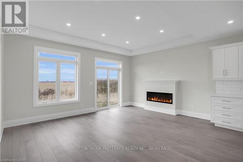 248 Leitch Street, Dutton/Dunwich, ON - Indoor Photo Showing Living Room With Fireplace