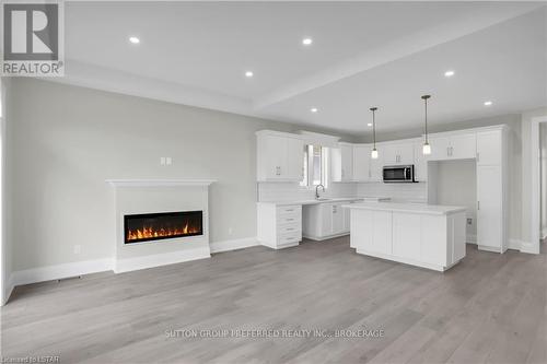 248 Leitch Street, Dutton/Dunwich, ON - Indoor With Fireplace