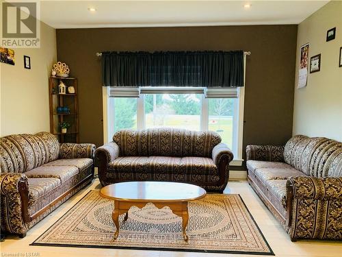 53672 Heritage Line, Bayham, ON - Indoor Photo Showing Living Room