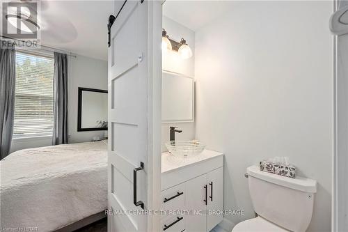 9398 Glendon Drive, Strathroy-Caradoc, ON - Indoor Photo Showing Bathroom