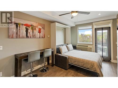 925 Leon Avenue E Unit# 412, Kelowna, BC - Indoor Photo Showing Bedroom