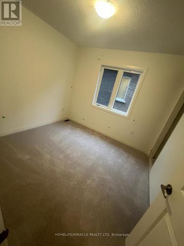 92 West Oak Trail, Barrie, ON - Indoor Photo Showing Other Room