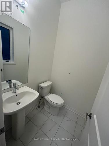 92 West Oak Trail, Barrie, ON - Indoor Photo Showing Bathroom