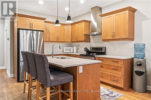 30 Campbell Street, Thorold, ON - Indoor Photo Showing Kitchen With Stainless Steel Kitchen