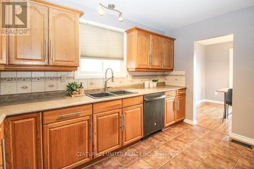 1597 Wedgewood Place, Peterborough, ON - Indoor Photo Showing Kitchen With Double Sink