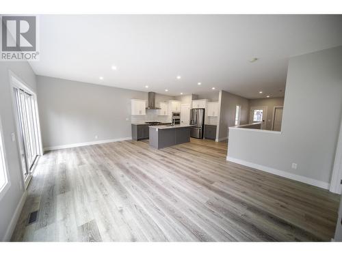 2033 Golden Eagle Drive, Sparwood, BC - Indoor Photo Showing Living Room