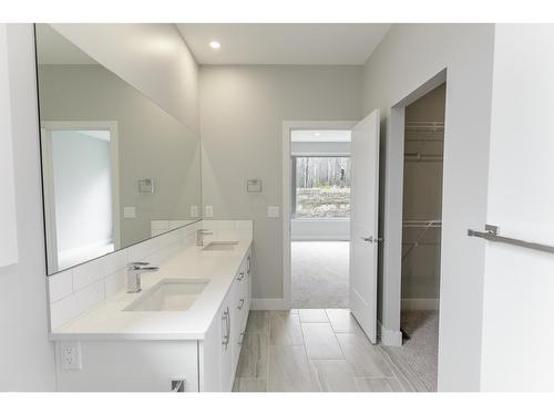 2033 Golden Eagle Drive, Sparwood, BC - Indoor Photo Showing Bathroom