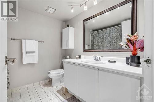 475 Laurier Avenue Unit#1001, Ottawa, ON - Indoor Photo Showing Bathroom
