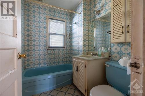 951-955 Merivale Road, Ottawa, ON - Indoor Photo Showing Bathroom